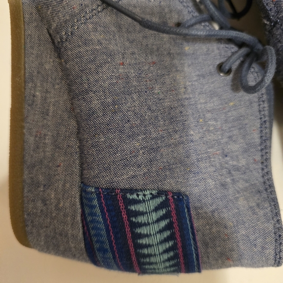 TOMS Speckled Denim Wedge Booties Tribal Design On Back Heels Laceup Shoes Sz 6 - Picture 10 of 17